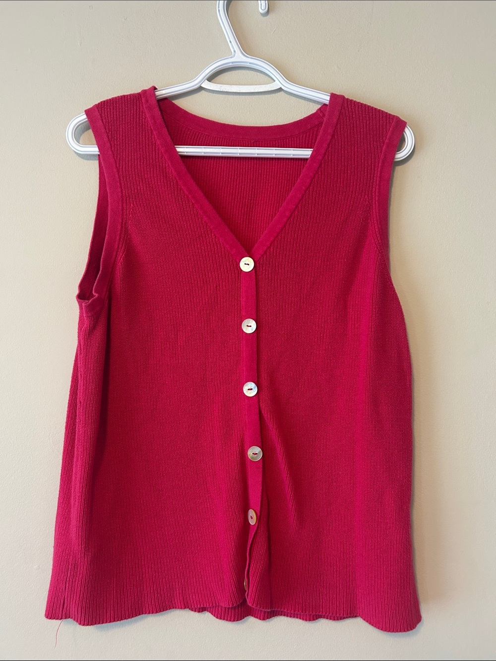 Vintage Sleeveless Button-Front Top in Fuchsia